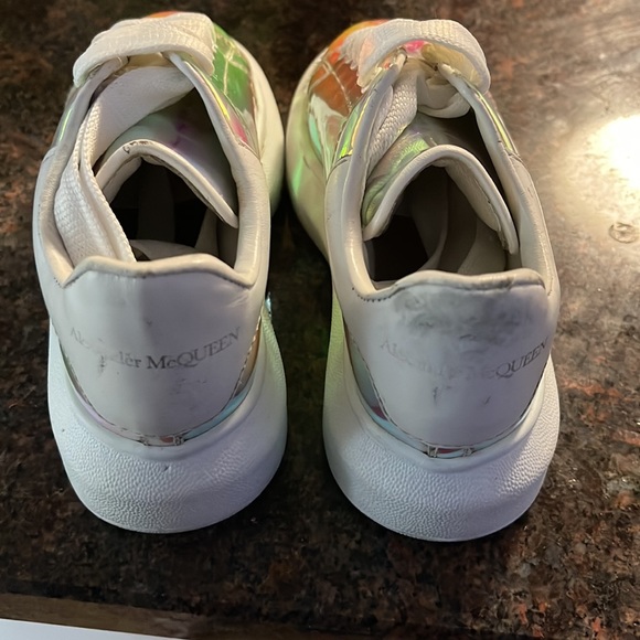 Toddler Alexander McQueen Kids
Oversized holographic-effect sneakers - Picture 3 of 6